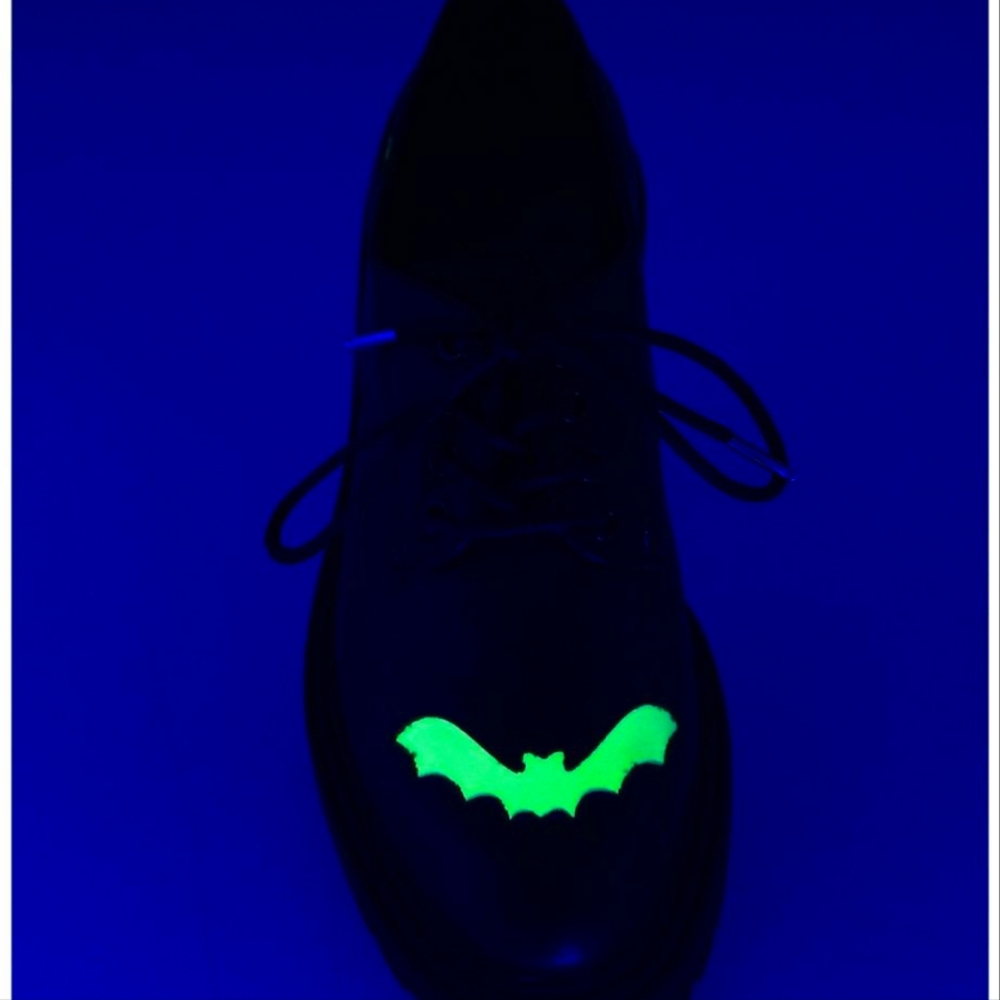 Hot topic, women's Oxford glow in the dark bat shoes